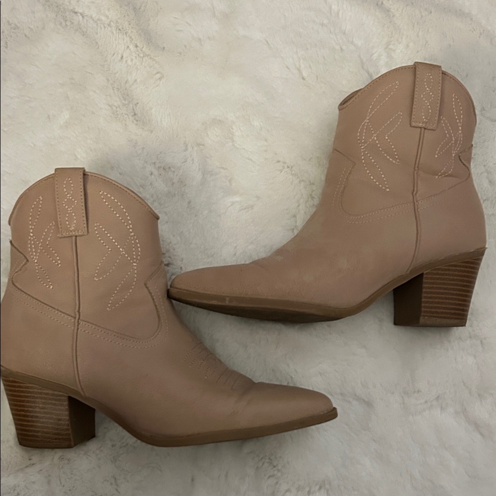 MIA Light Brown Heeled Boots
